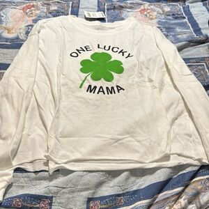 This shirt says one lucky mama